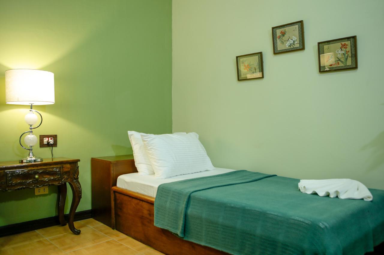 Victoria'S Haven Bed and Breakfast Dumaguete City Exterior foto